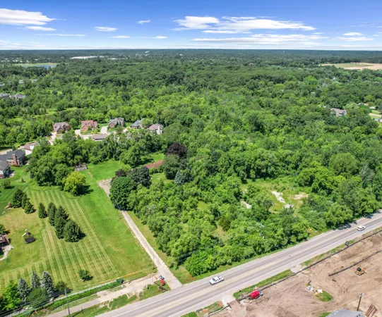 $595,000 | 27491 Pontiac Trail, South Lyon, MI 48178