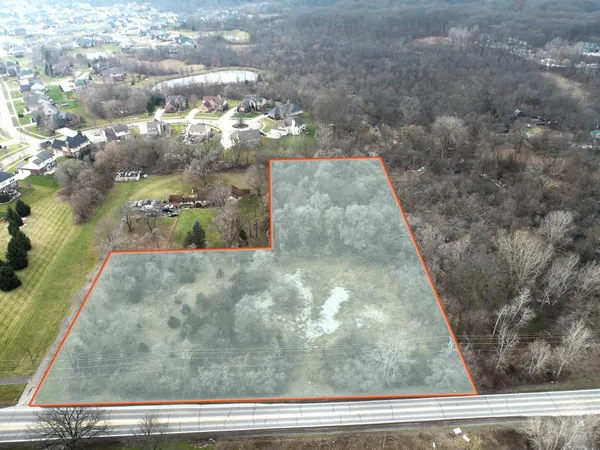 $595,000 | 27491 Pontiac Trail, South Lyon, MI 48178