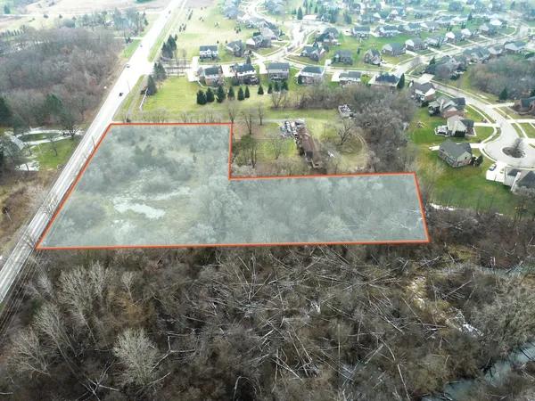 $595,000 | 27491 Pontiac Trail, South Lyon, MI 48178