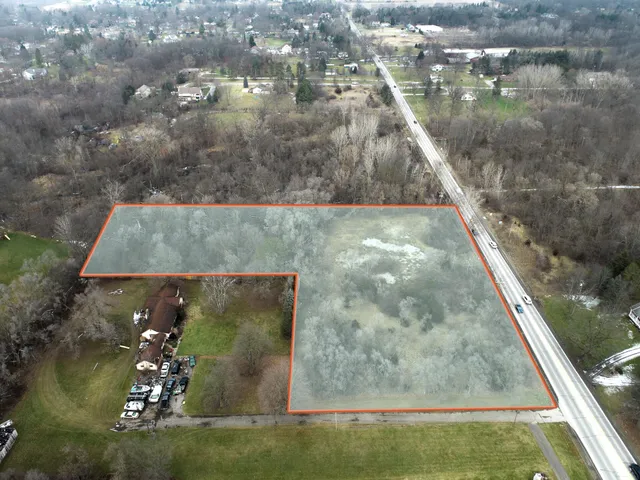 $595,000 | 27491 Pontiac Trail, South Lyon, MI 48178