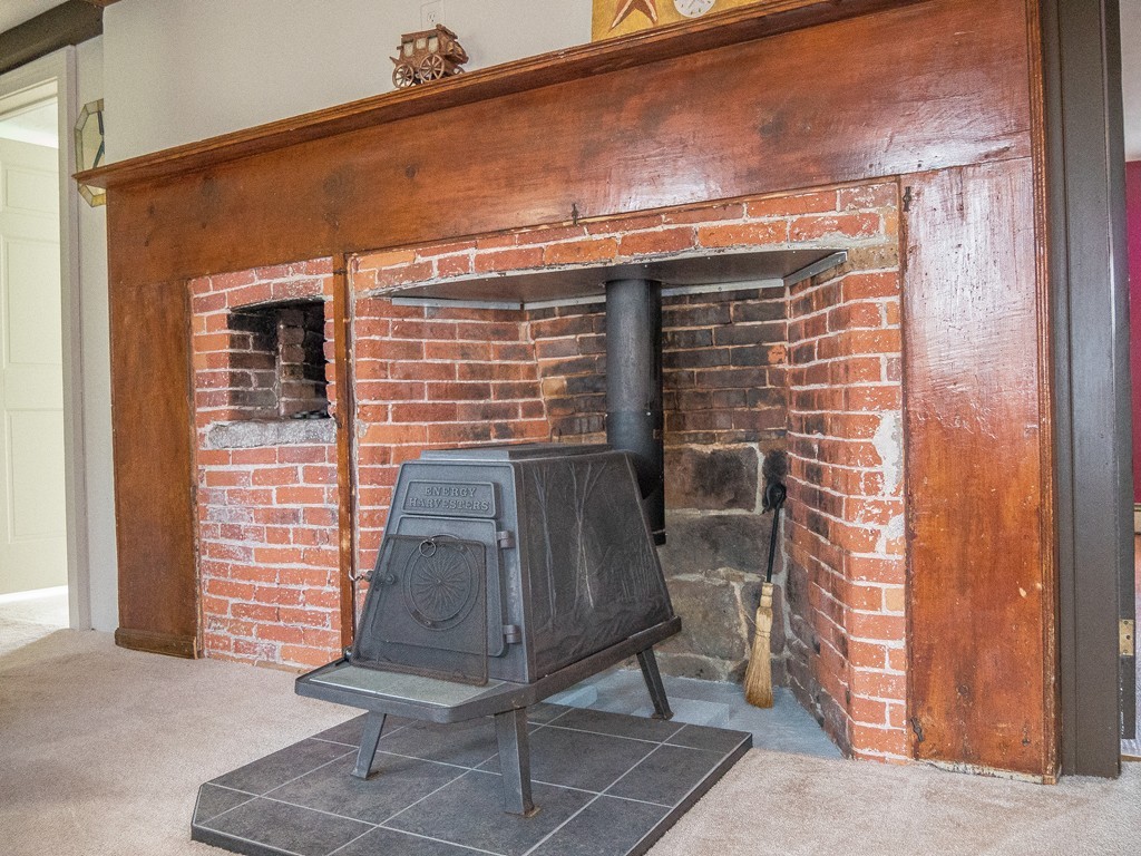 32 Old County Road Southampton, MA 01073 - Photo 16 of 23 a view of a chair in the balcony