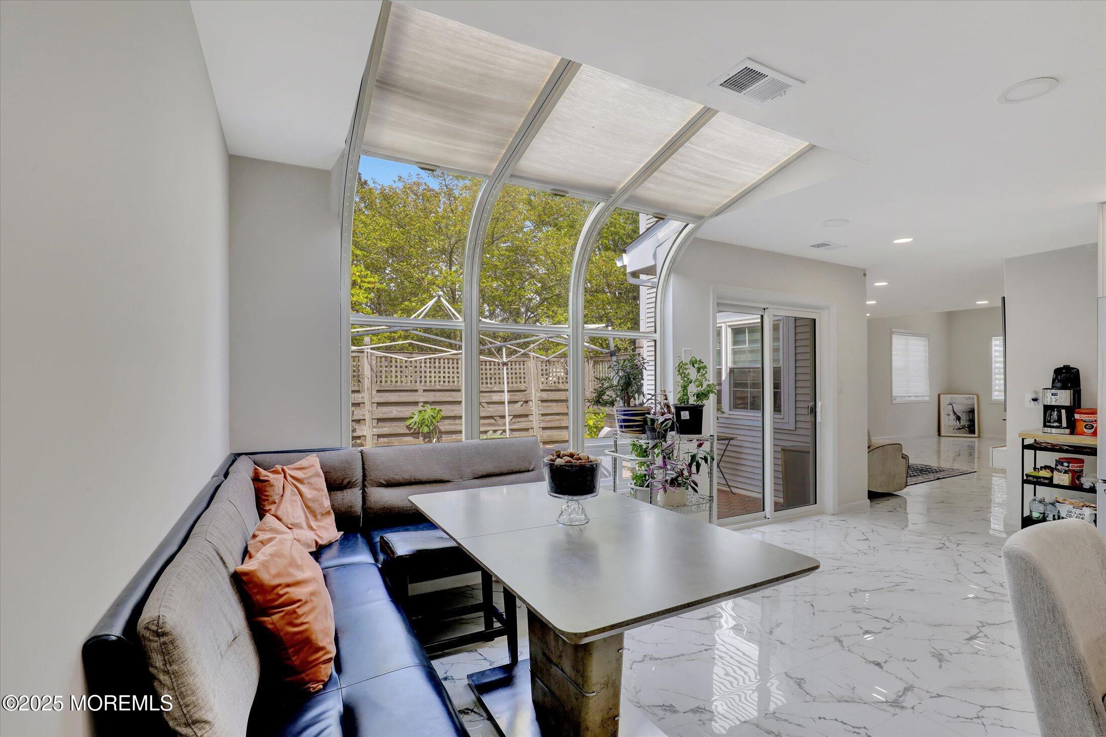75 Winthrop Road, Unit 75D Monroe Township, NJ 08831 - Photo 19 of 55 19-Breakfast Area