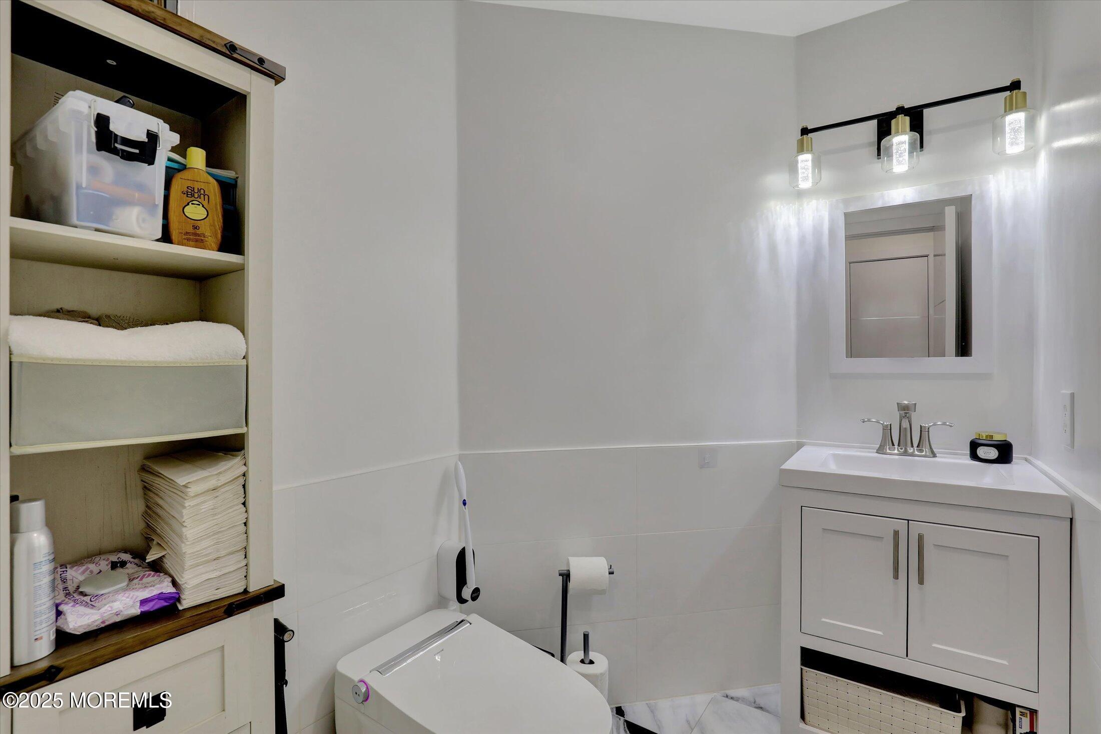75 Winthrop Road, Unit 75D Monroe Township, NJ 08831 - Photo 20 of 55 20-Half Bath