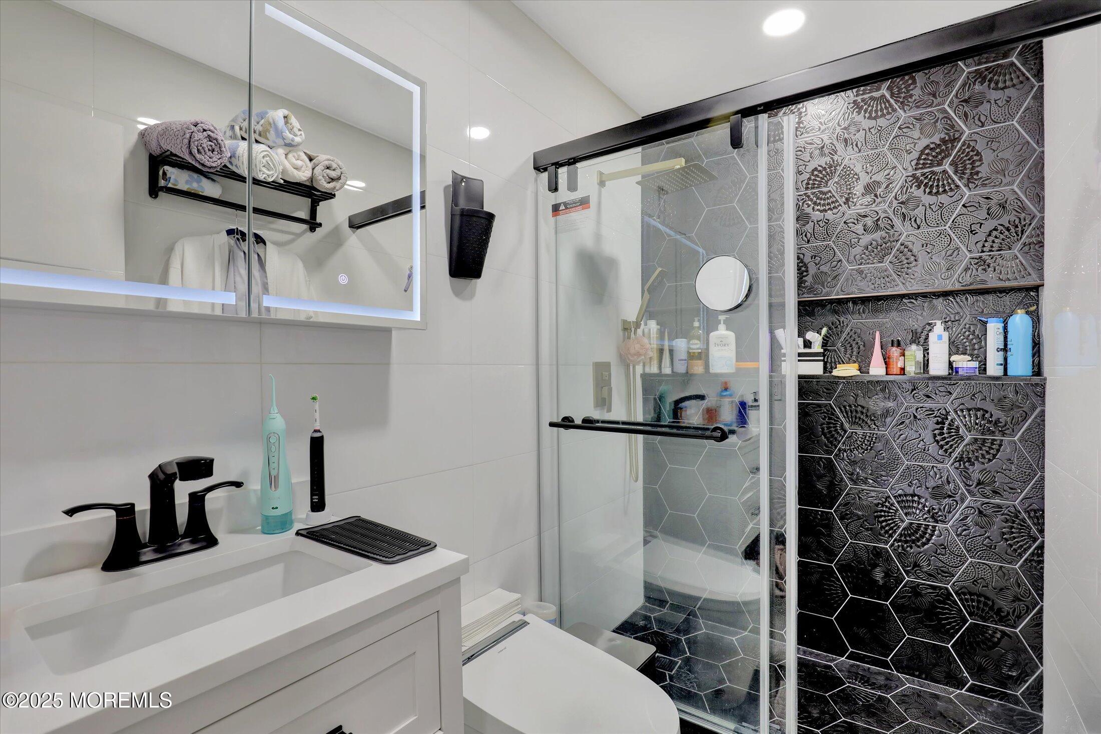 75 Winthrop Road, Unit 75D Monroe Township, NJ 08831 - Photo 32 of 55 32-Loft