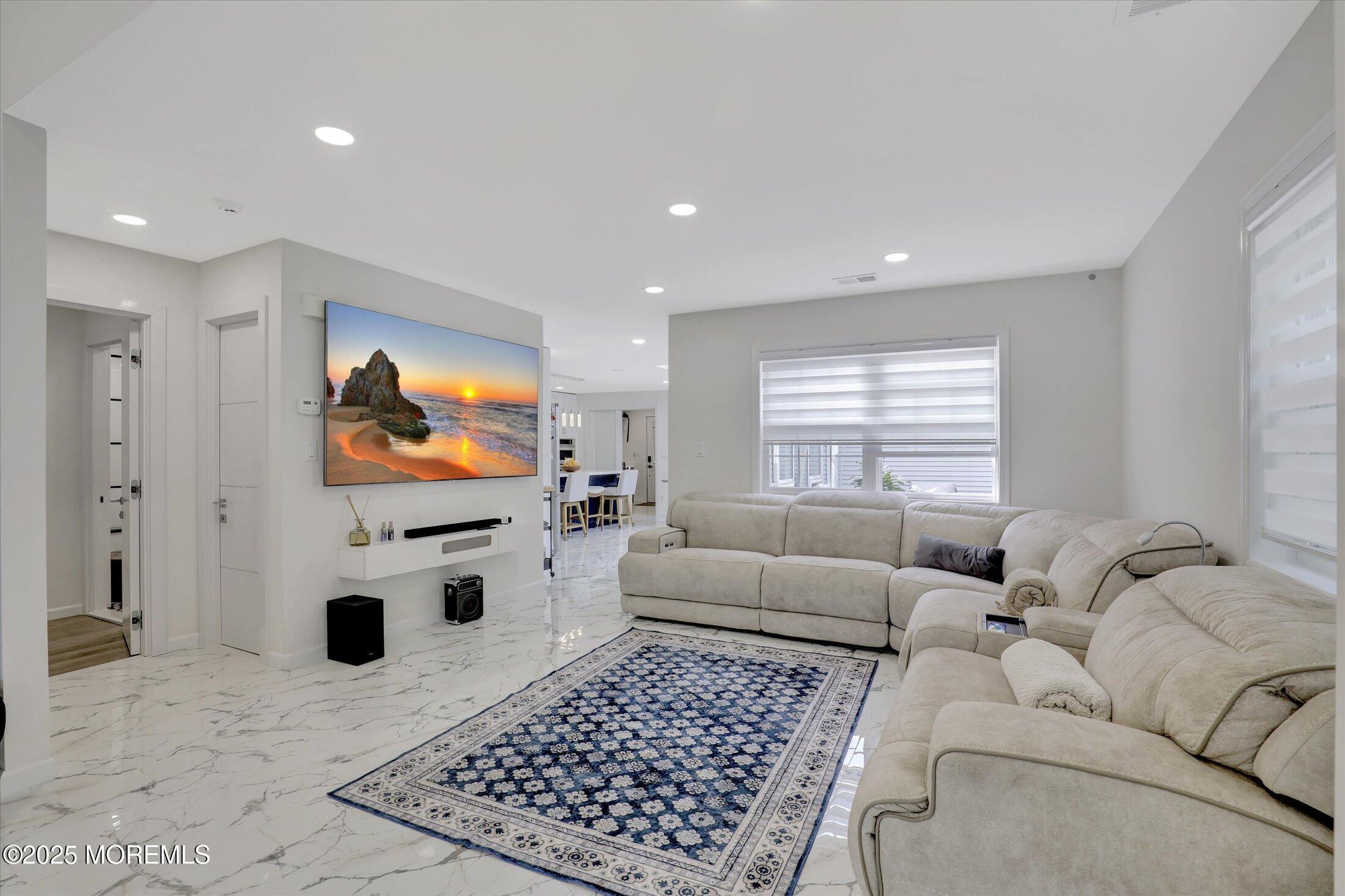 75 Winthrop Road, Unit 75D Monroe Township, NJ 08831 - Photo 10 of 55 10-Family Room