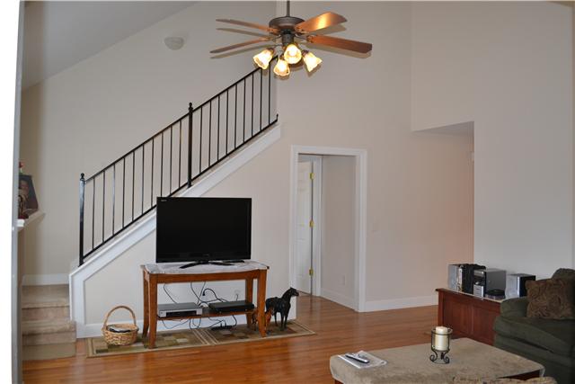 808 Renaissance Avenue Murfreesboro, TN 37129 - Photo 3 of 16 another view of the living room