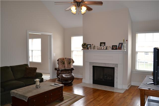 808 Renaissance Avenue Murfreesboro, TN 37129 - Photo 4 of 16 another view of the living room