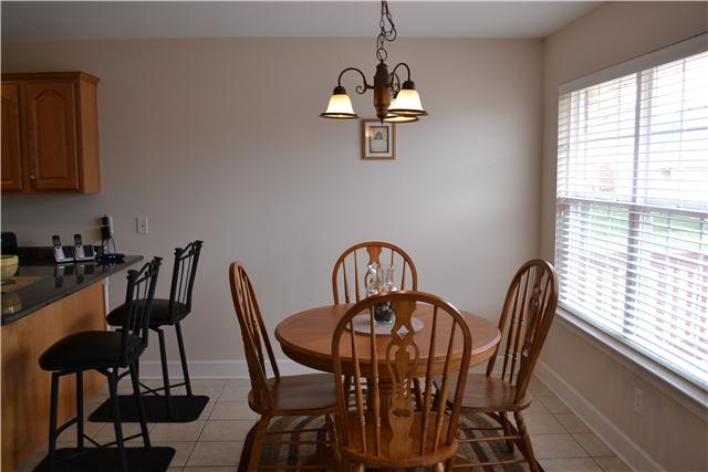 808 Renaissance Avenue Murfreesboro, TN 37129 - Photo 8 of 16 breakfast area in kitchen