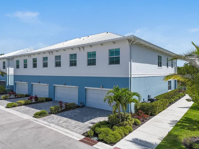 $954,900 | 4707 Southeast Manatee Terrace, Stuart, FL 34997