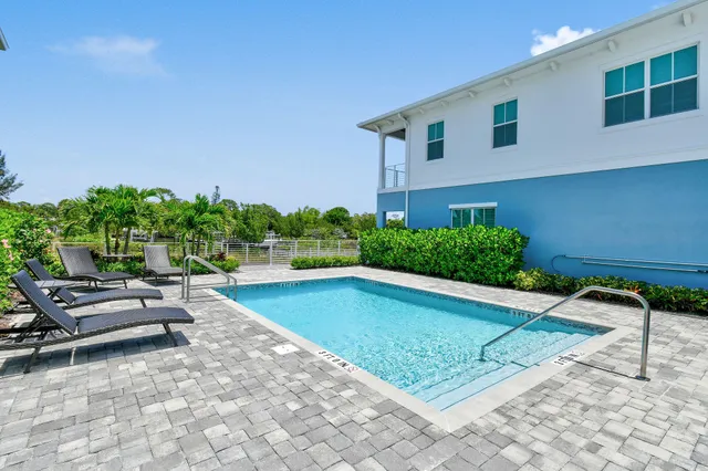 $954,900 | 4707 Southeast Manatee Terrace, Stuart, FL 34997