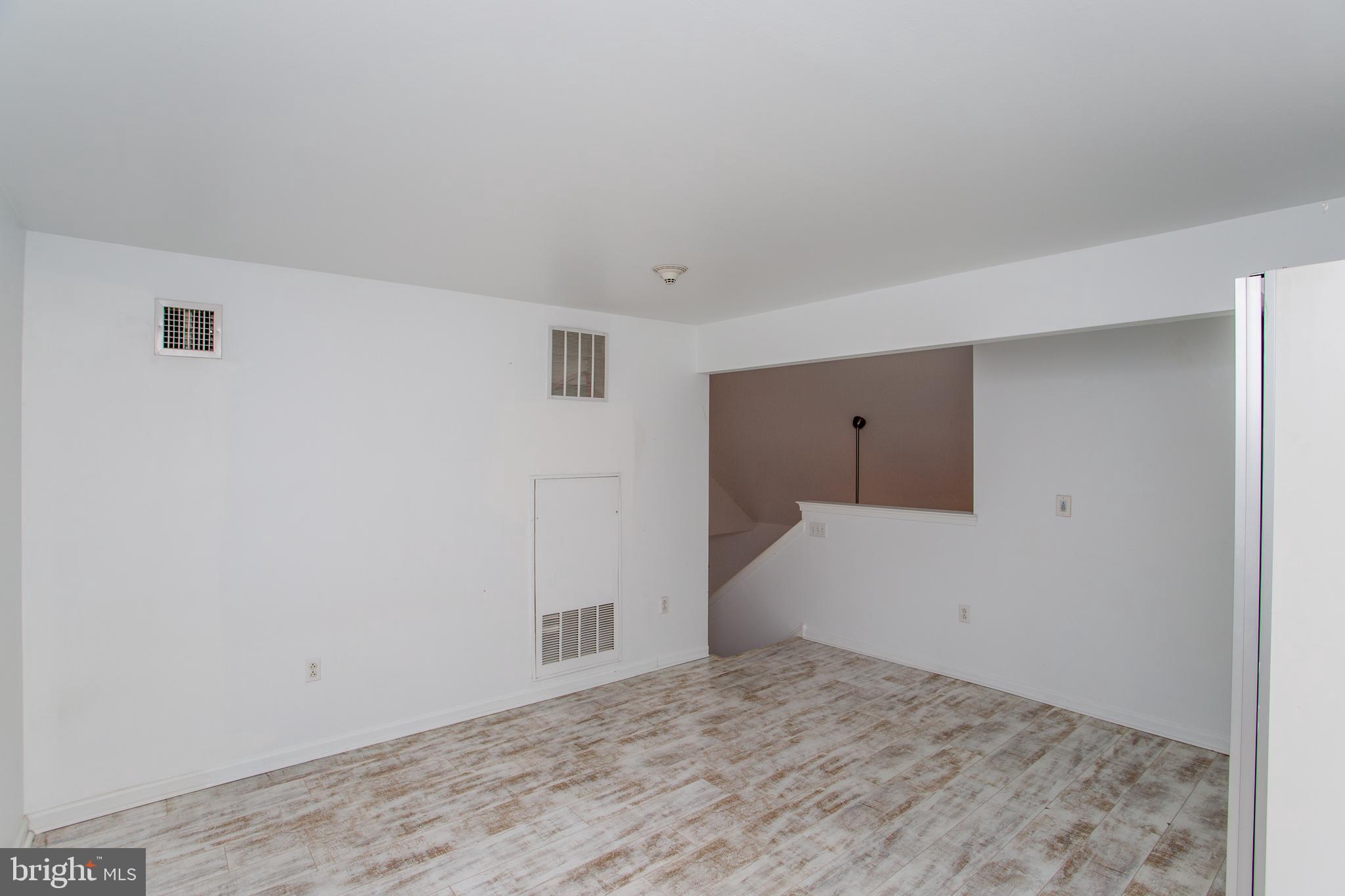 523 Carson Terrace Huntingdon Valley, PA 19006 - Photo 25 of 55 a view of an empty room