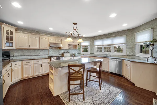 $769,000 | 22052 Rosemary Road, Frankfort, IL 60423