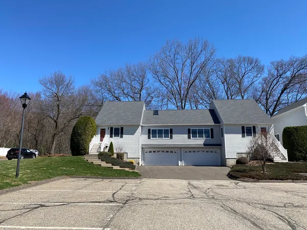$419,000 | 6 Shadowbrook, Unit 6, South Hadley, MA 01075