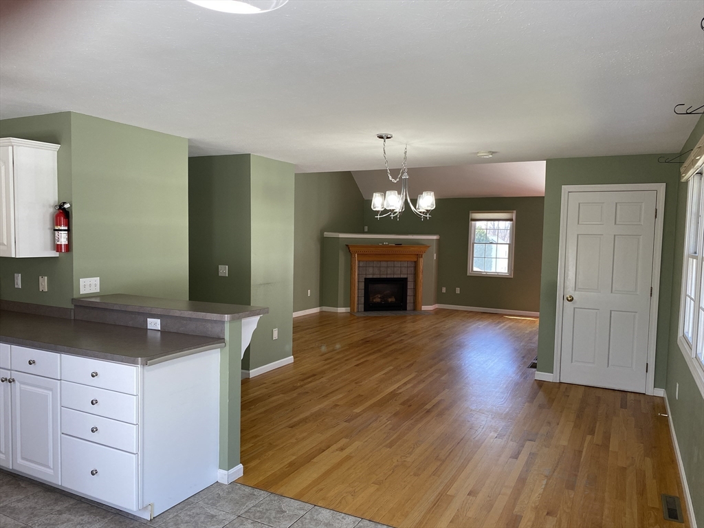 6 Shadowbrook, Unit 6 South Hadley, MA 01075 - Photo 8 of 31
