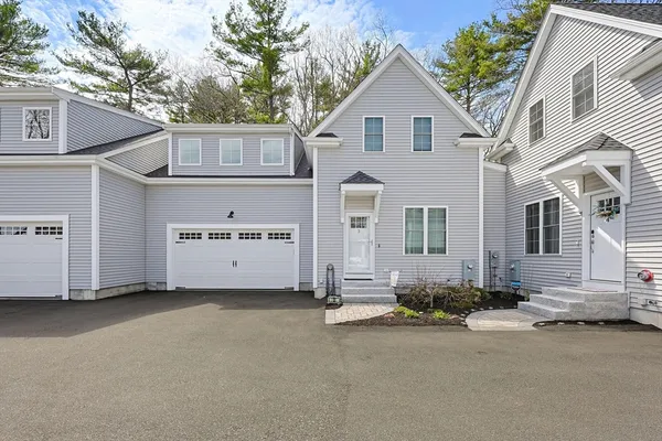 $825,000 | 3 Harmony Lane, Unit 3, Medway, MA 02053