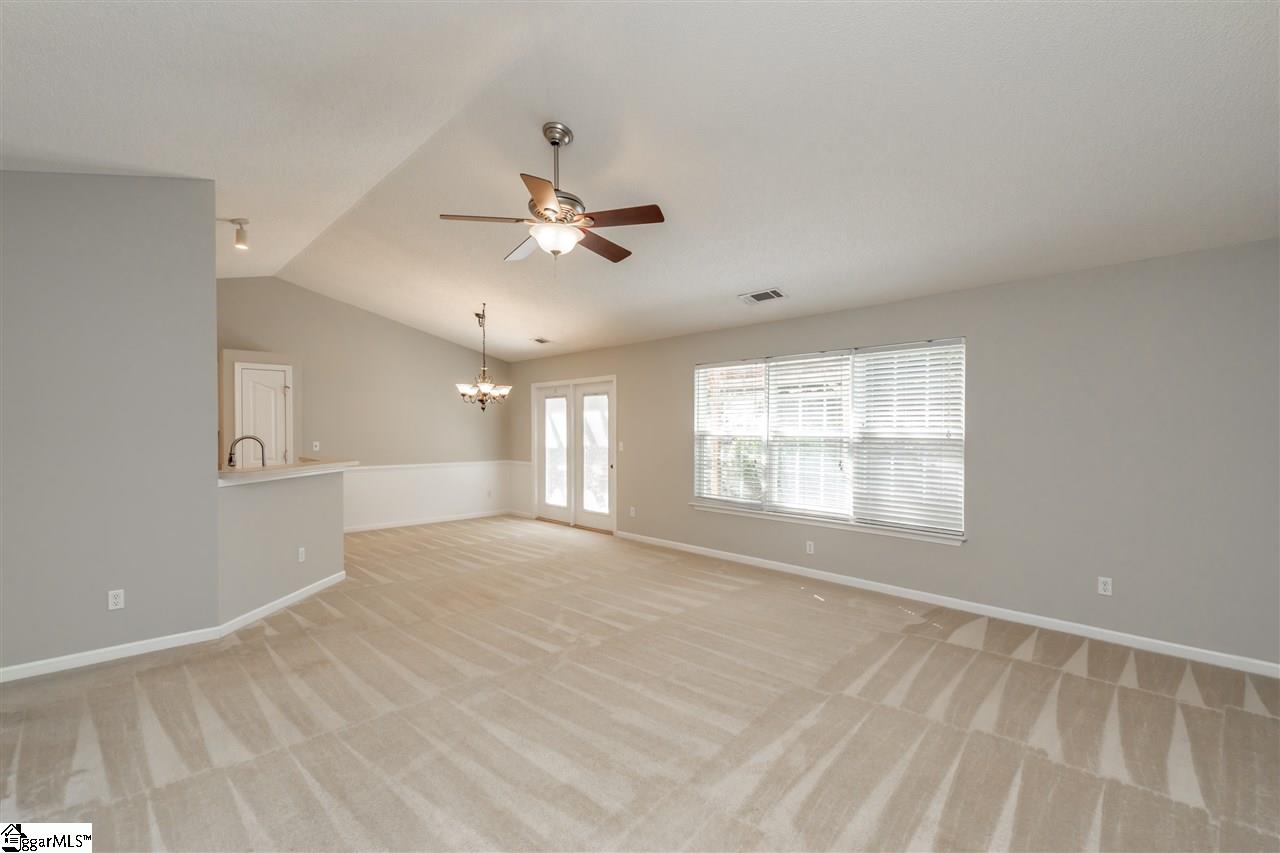 334 Highgate Circle Greer, SC 29650 - Photo 2 of 20 Gallery Image 2