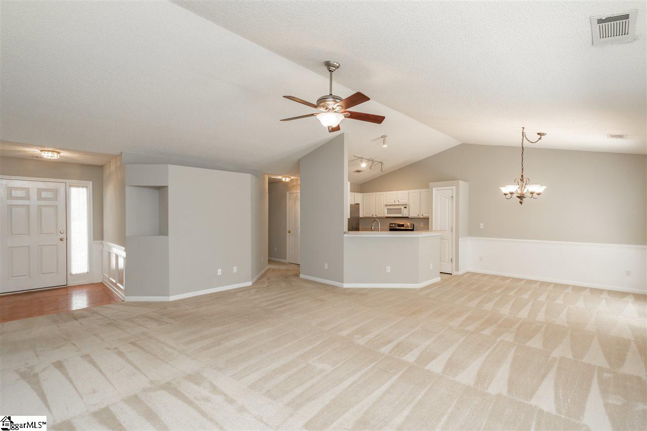 334 Highgate Circle Greer, SC 29650 - Photo 3 of 20 Gallery Image 3