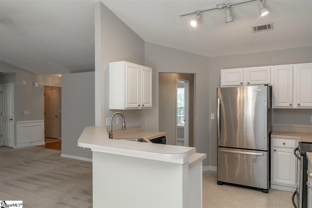 334 Highgate Circle Greer, SC 29650 - Photo 5 of 20 Gallery Image 5