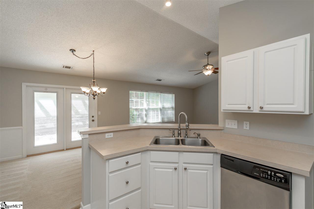 334 Highgate Circle Greer, SC 29650 - Photo 6 of 20 Gallery Image 6