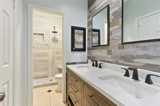 $2,300 | 1813 Oakwood Drive East, Pearland, TX 77581