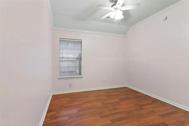 $2,300 | 1813 Oakwood Drive East, Pearland, TX 77581