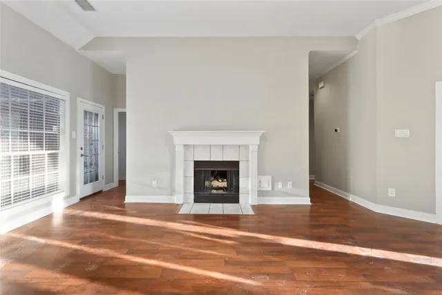 $2,300 | 1813 Oakwood Drive East, Pearland, TX 77581