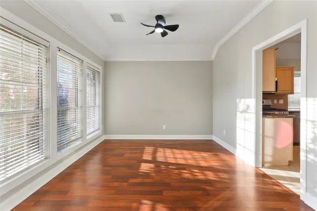 $2,300 | 1813 Oakwood Drive East, Pearland, TX 77581