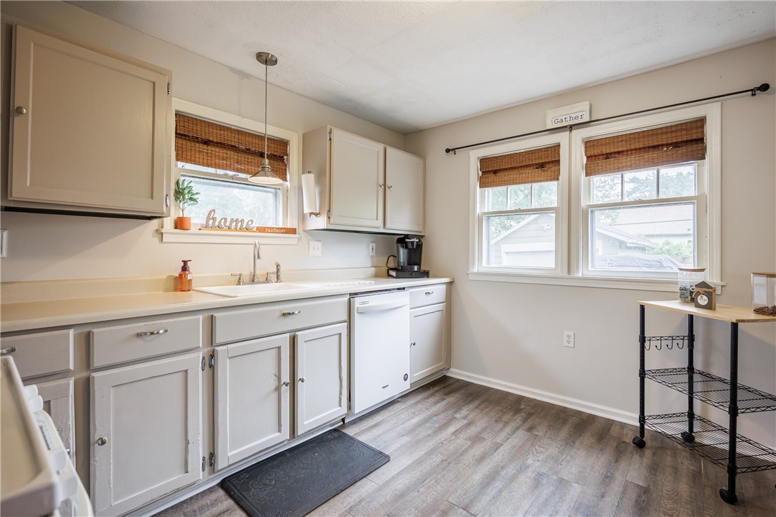 39 Brockley Road Irondequoit, NY 14609 - Photo 13 of 47