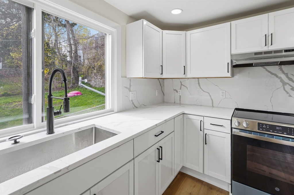 25 Johnson Street Worcester, MA 01604 - Photo 11 of 30