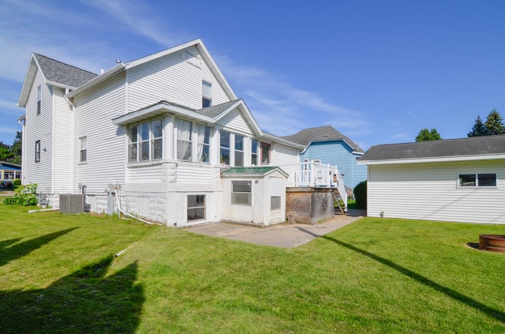 416 Main Street Oconto, WI 54153 - Photo 31 of 42
