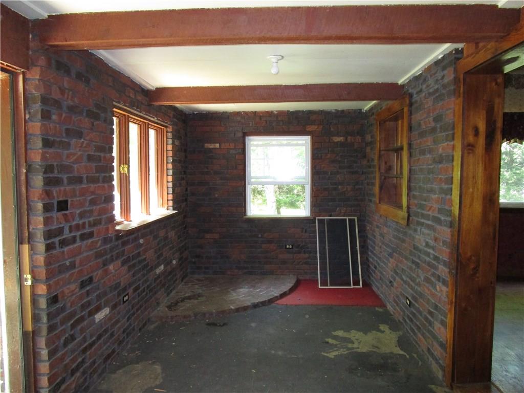 1768 Eastbrook Road New Castle, PA 16101 - Photo 2 of 16