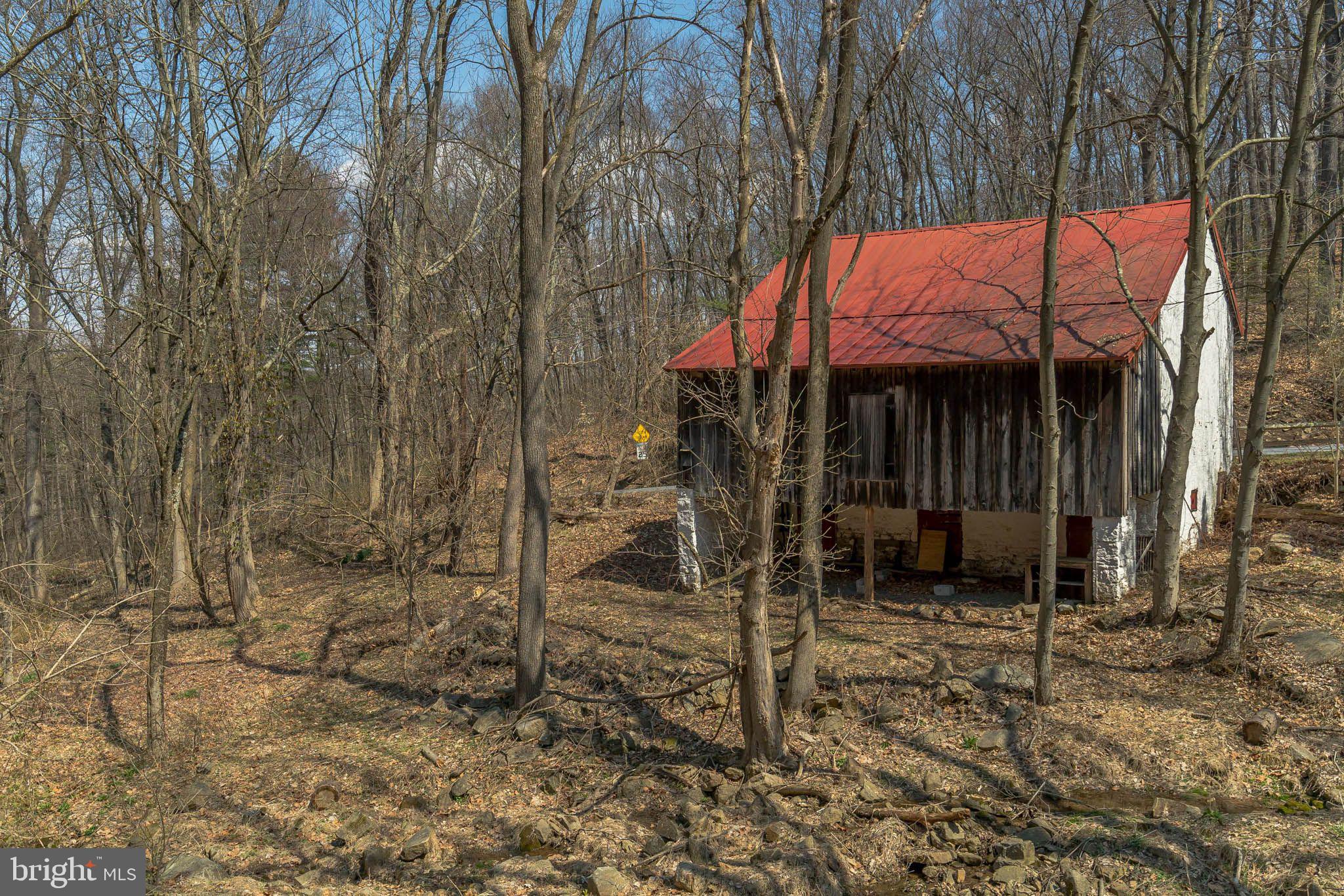 416 County Park Road Pottstown, PA 19465 - Photo 36 of 37 Barn