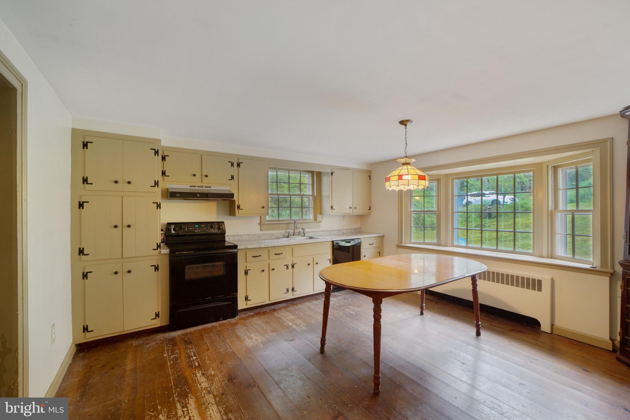 416 County Park Road Pottstown, PA 19465 - Photo 6 of 37 Kitchen