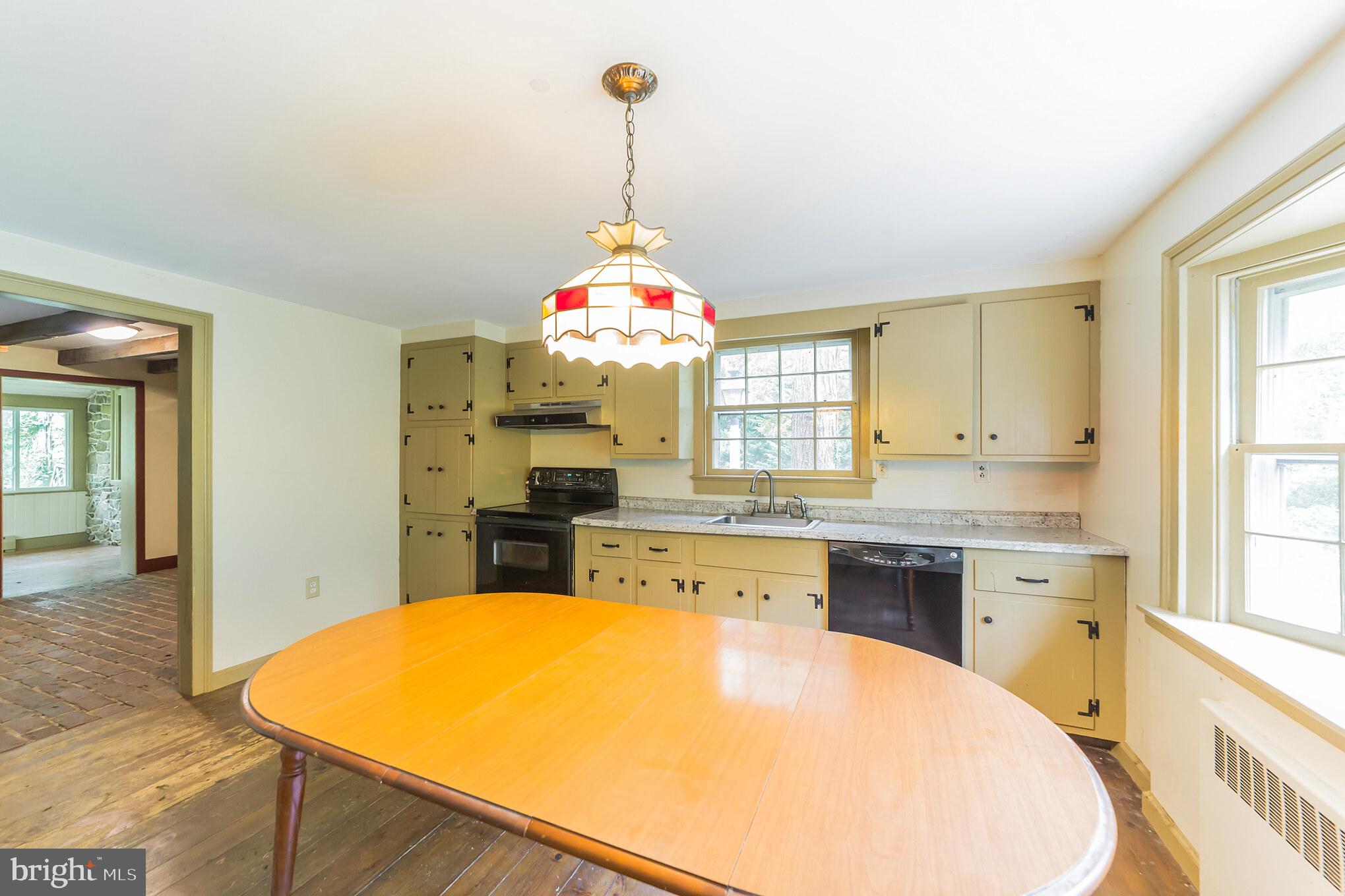 416 County Park Road Pottstown, PA 19465 - Photo 7 of 37 Kitchen