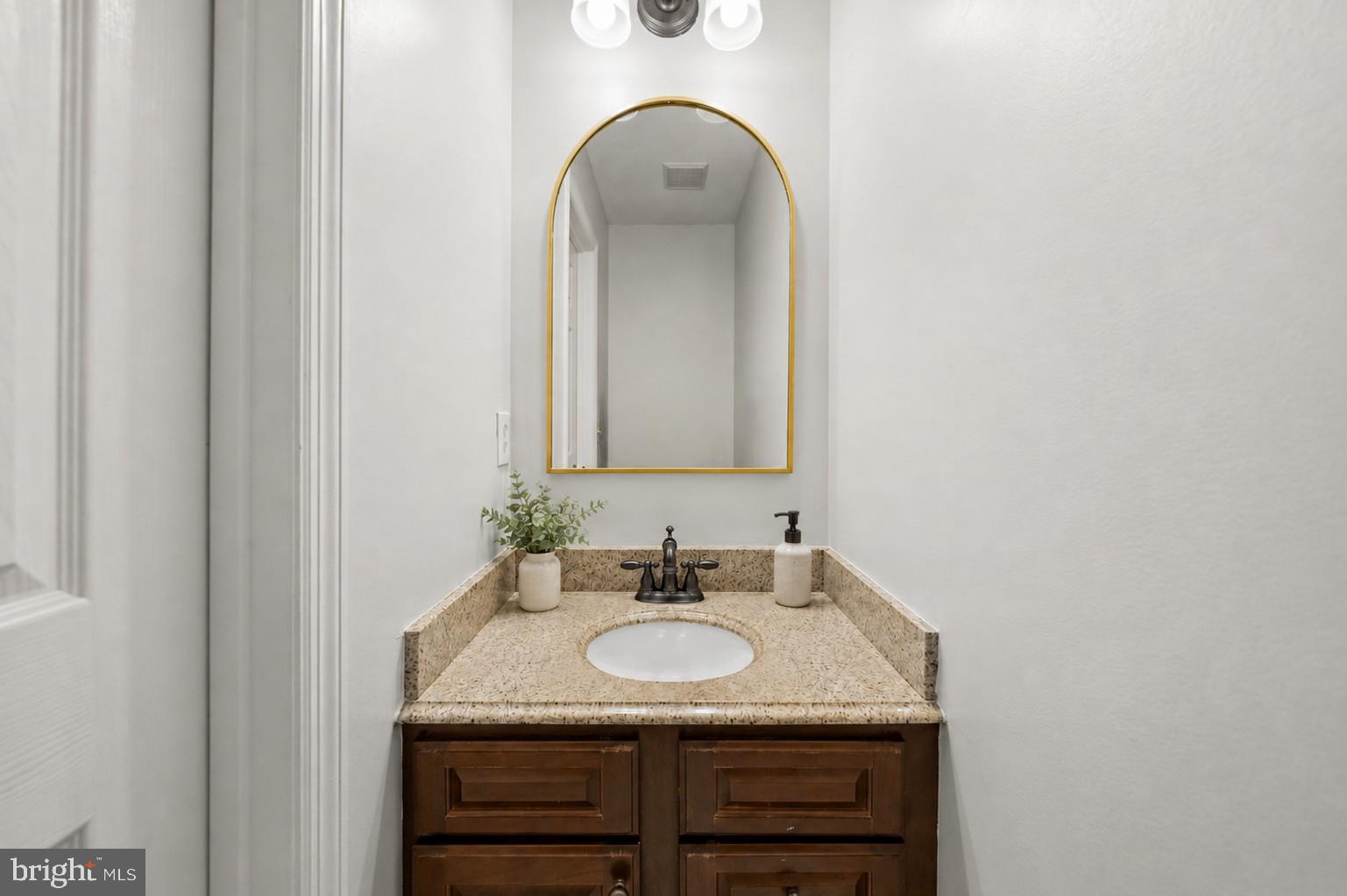 6029 Bingley Road Alexandria, VA 22315 - Photo 17 of 52 Gallery Image 17