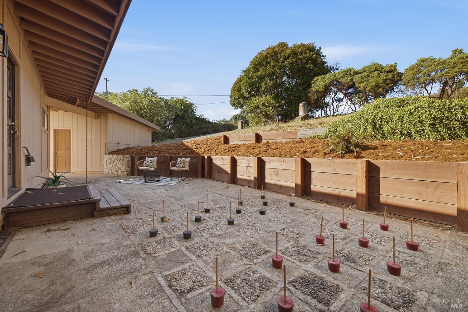 2455 Bloomfield Road Sebastopol, CA 95472 - Photo 51 of 71 Game of checkers anyone?