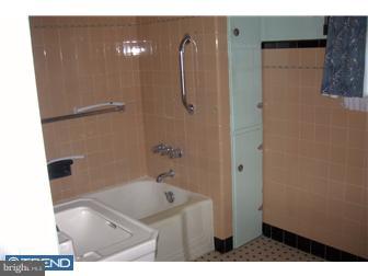 136 Clementon Road Berlin, NJ 08009 - Photo 9 of 12 Bathroom