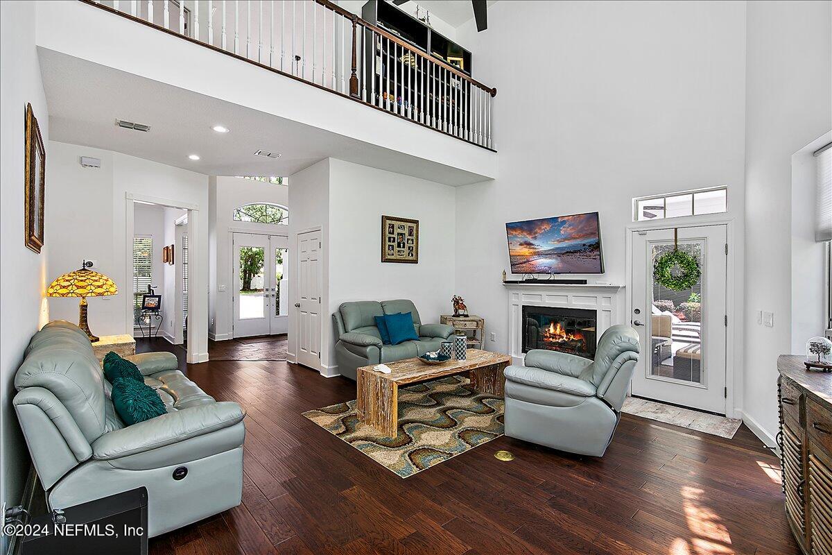 3392 Marbon Road Jacksonville, FL 32223 - Photo 12 of 53 12-Living Room