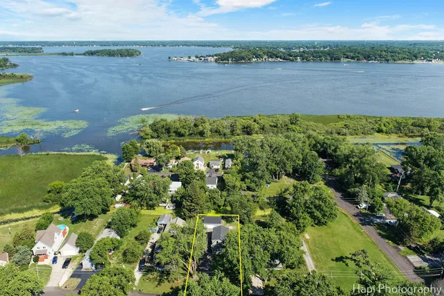 $475,000 | 37925 North Lake Vista Terrace, Spring Grove, IL 60081