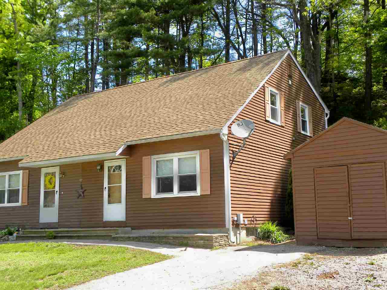 47 B Dale Road Hooksett, NH 03106 - Photo 1 of 26