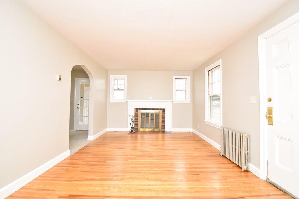 57 Bessemer Street Springfield, MA 01104 - Photo 3 of 25 Gallery Image 3