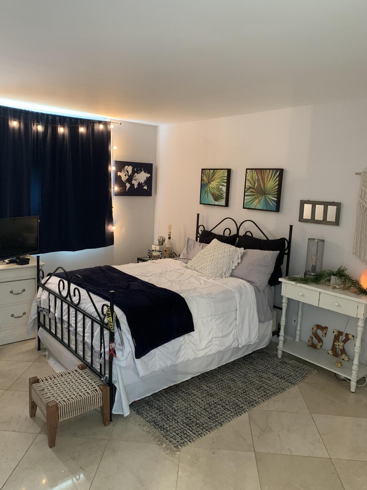 6400 Northwest 2nd Avenue, Unit 1240 Boca Raton, FL 33487 - Photo 23 of 27 3rd bedroom