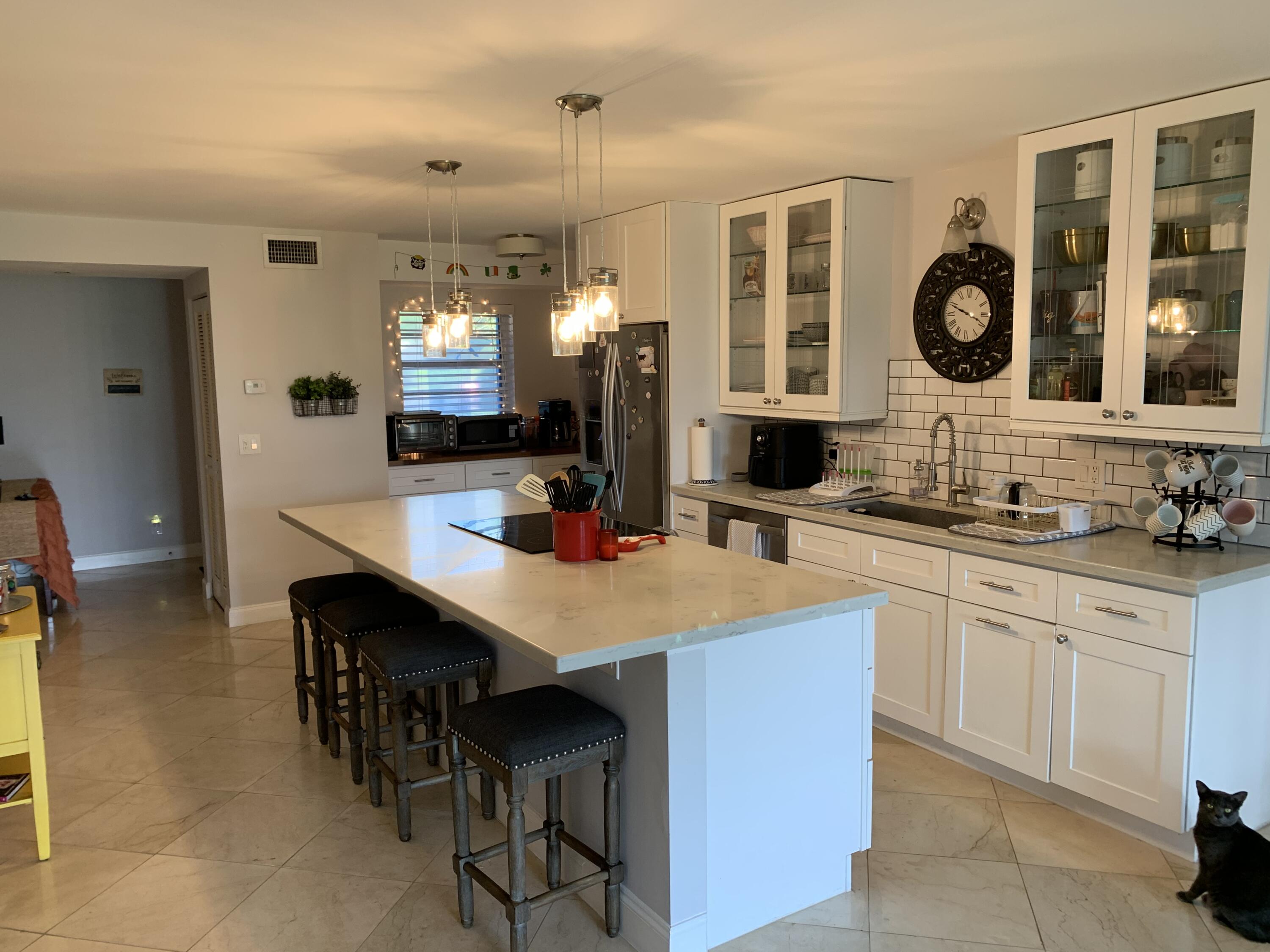 6400 Northwest 2nd Avenue, Unit 1240 Boca Raton, FL 33487 - Photo 6 of 27 kitchen