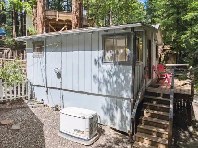 an aerial view of a house having yard