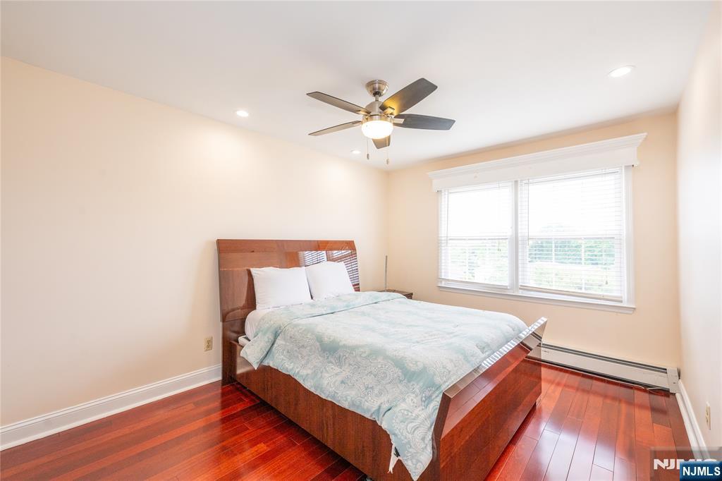 12 Rene Court Wayne, NJ 07470 - Photo 15 of 33