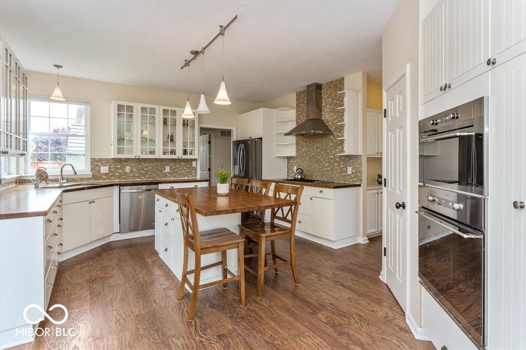 10436 Prairie Fox Drive Fishers, IN 46037 - Photo 2 of 16