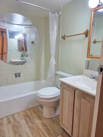 $138,000 | 255 South West Avenue, Unit 214, Elmhurst, IL 60126