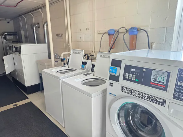 $138,000 | 255 South West Avenue, Unit 214, Elmhurst, IL 60126