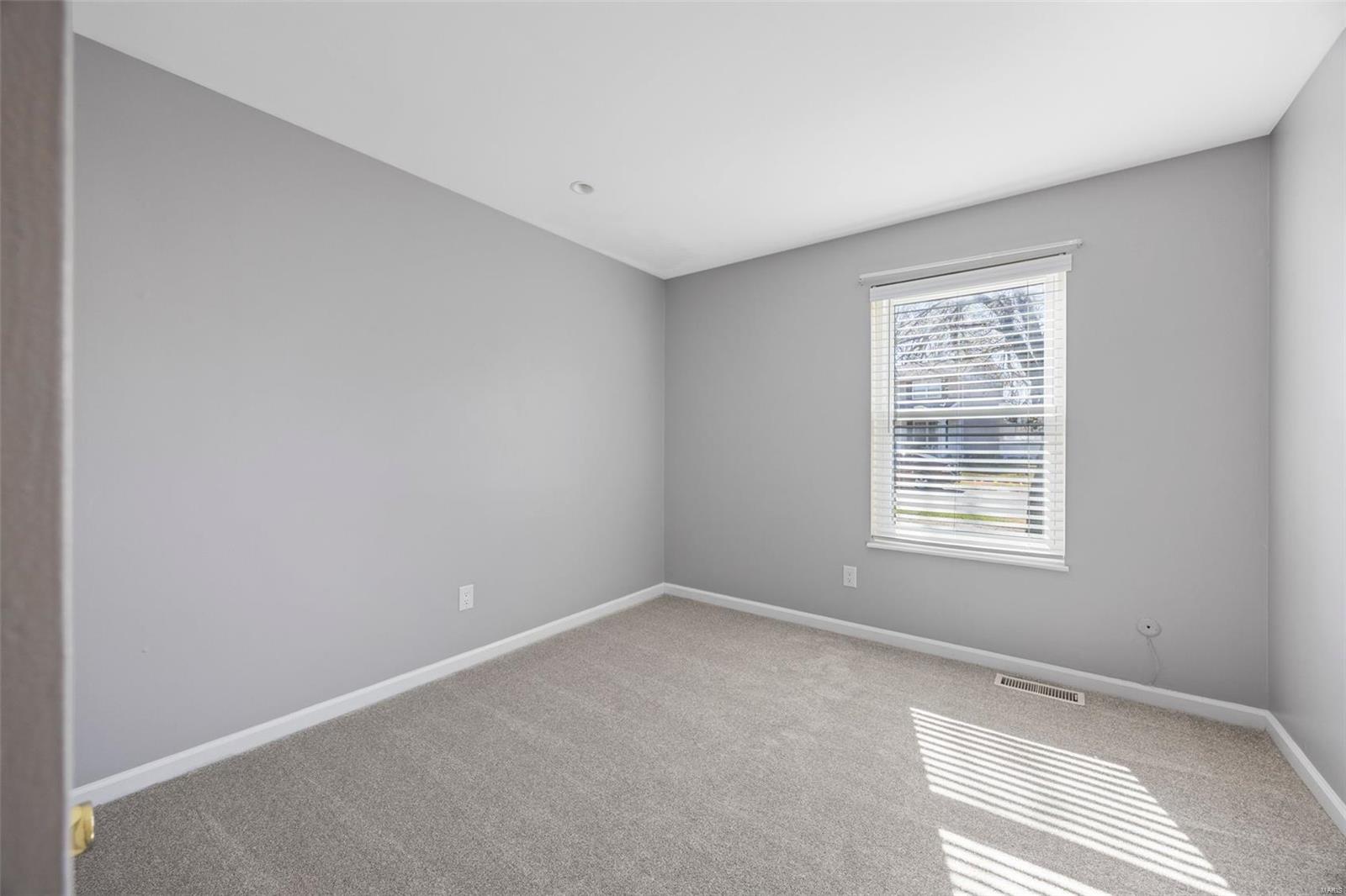 825 Forest Village Drive Ballwin, MO 63021 - Photo 12 of 22