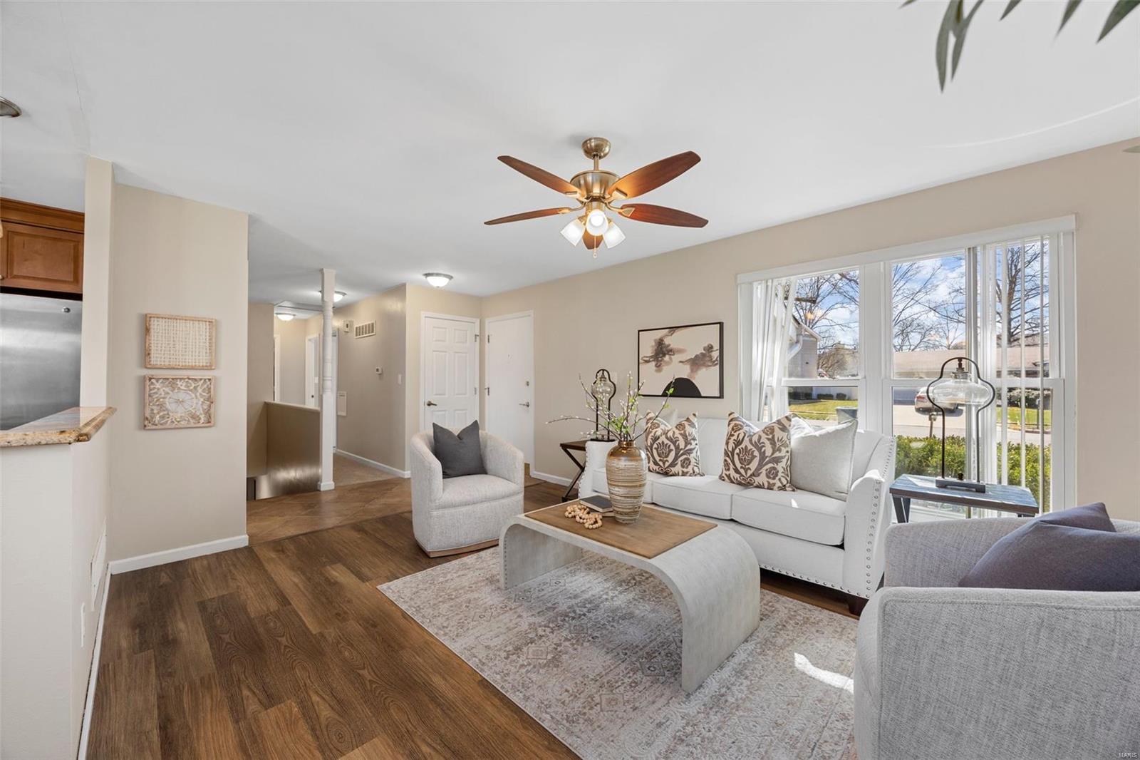 825 Forest Village Drive Ballwin, MO 63021 - Photo 2 of 22